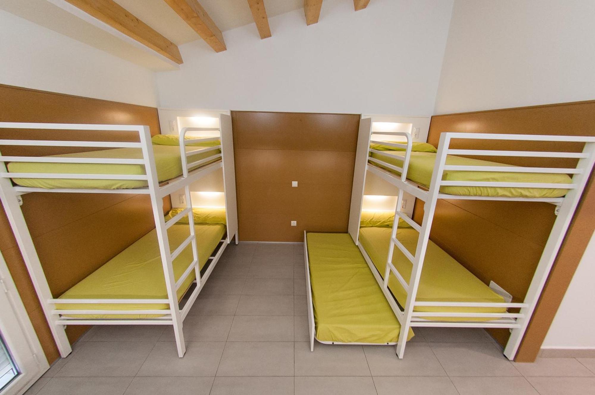 La Seu D'Urgell Xanascat Hostel Ruang foto
